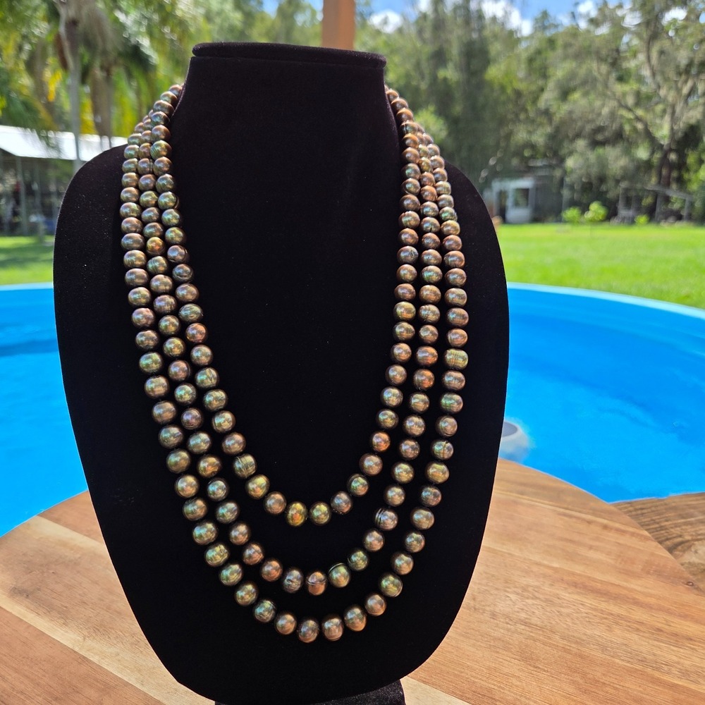 Stunning Imperial World IWI 14K Yellow Gold Triple Strand‎ Green Pearl Necklace